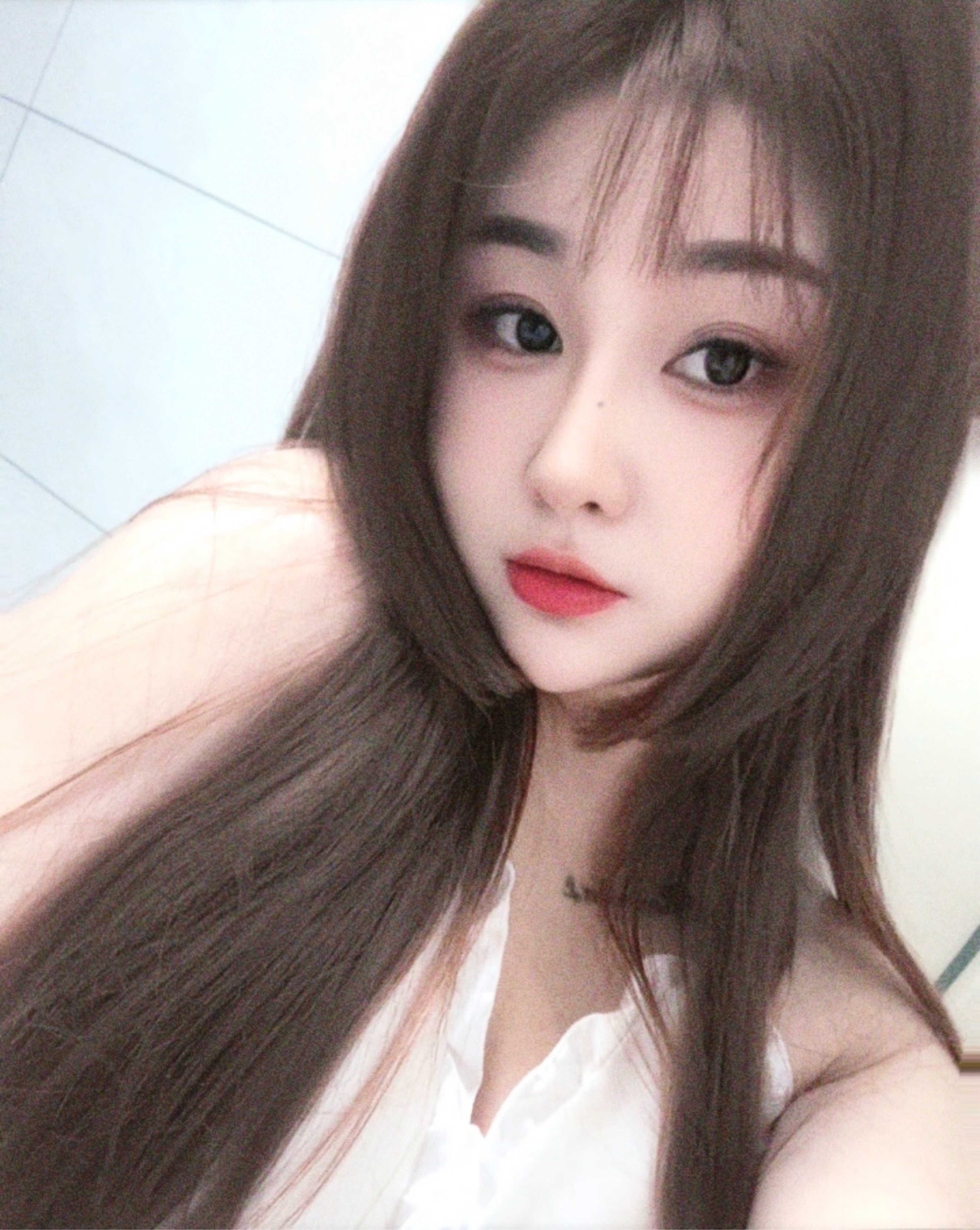 上城丰满美腿西西