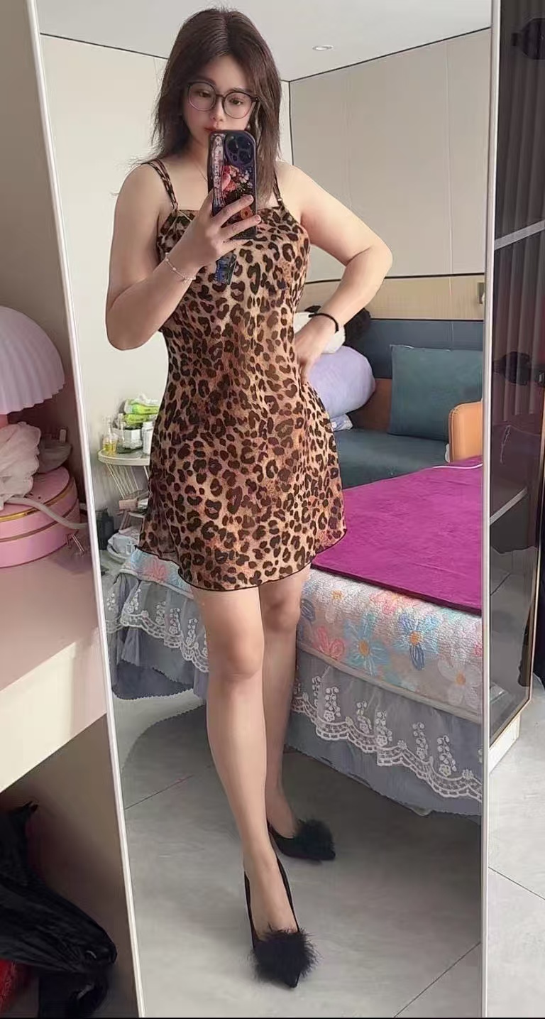 九堡肉感辣妹函函