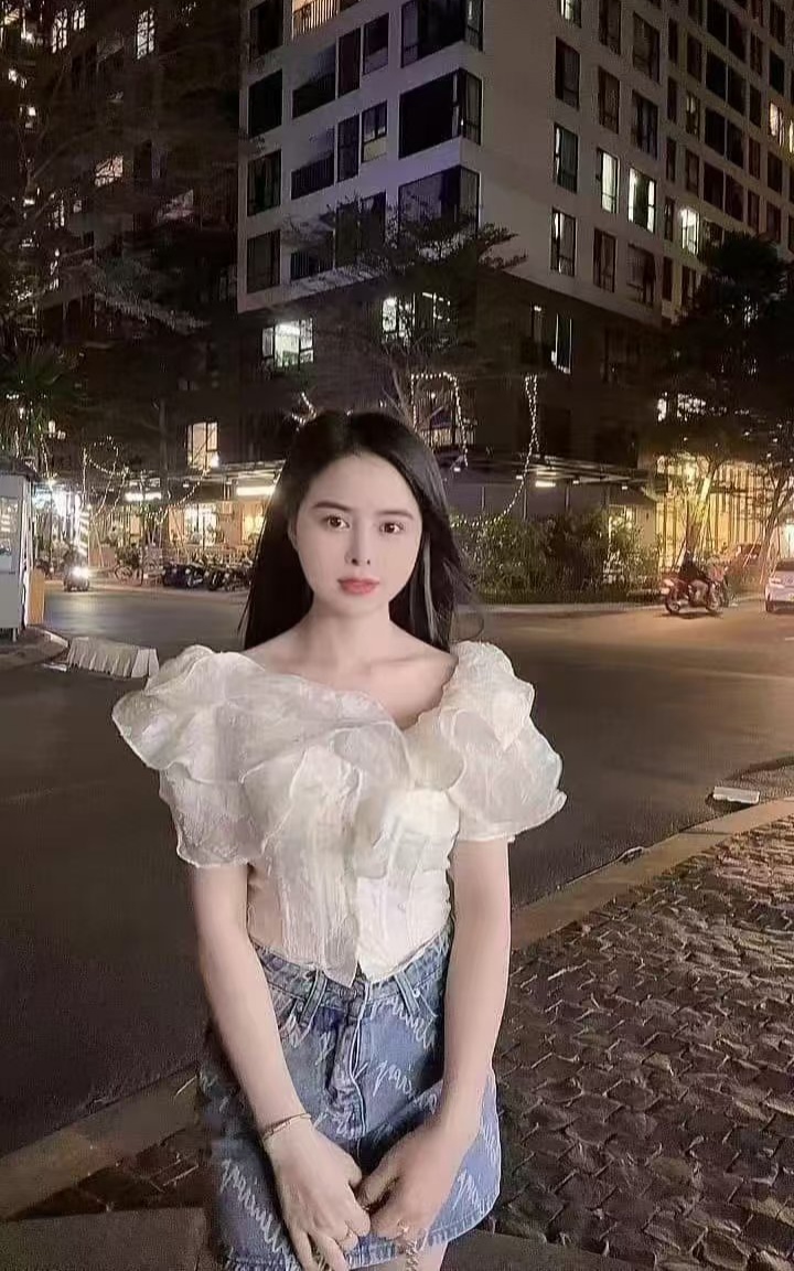 热辣身材美妞小雅