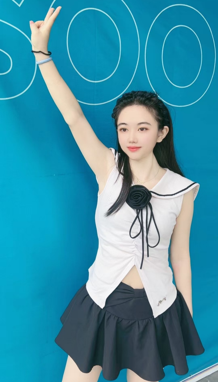 兼职大学生小小