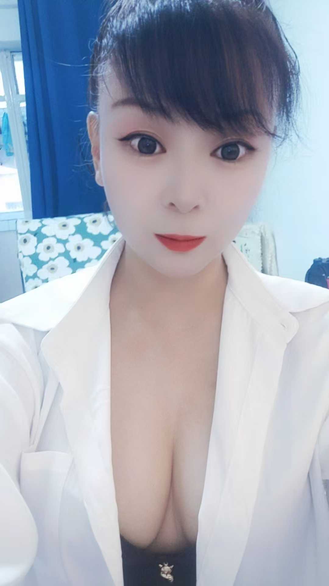 城关美乳少妇梵玲