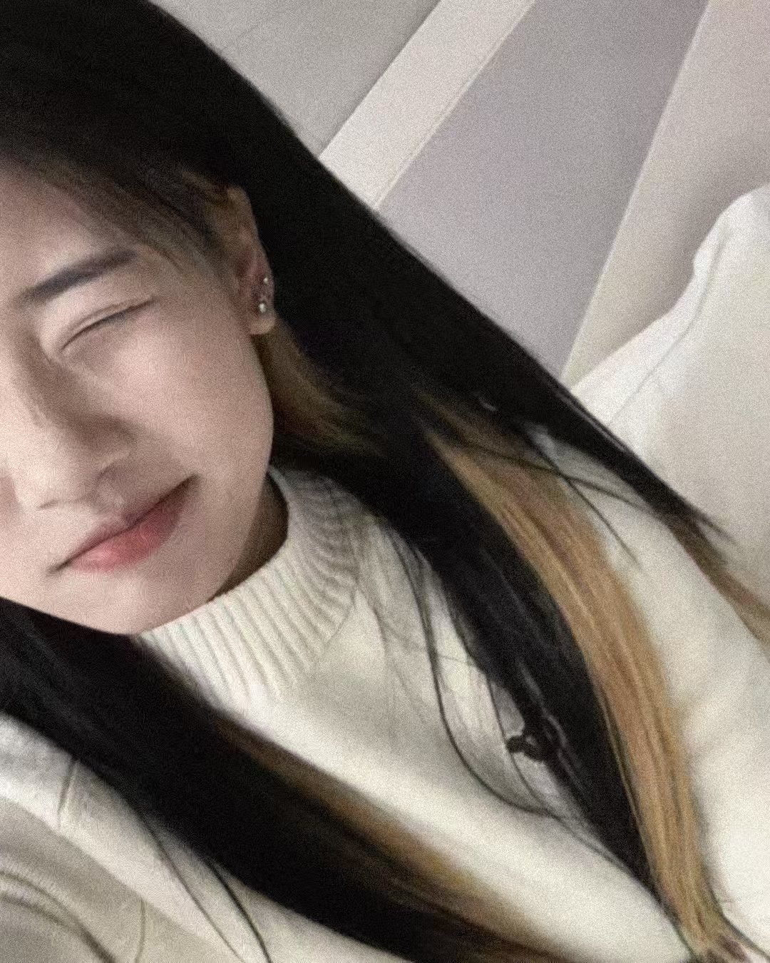 小嫩妞美女睡不醒