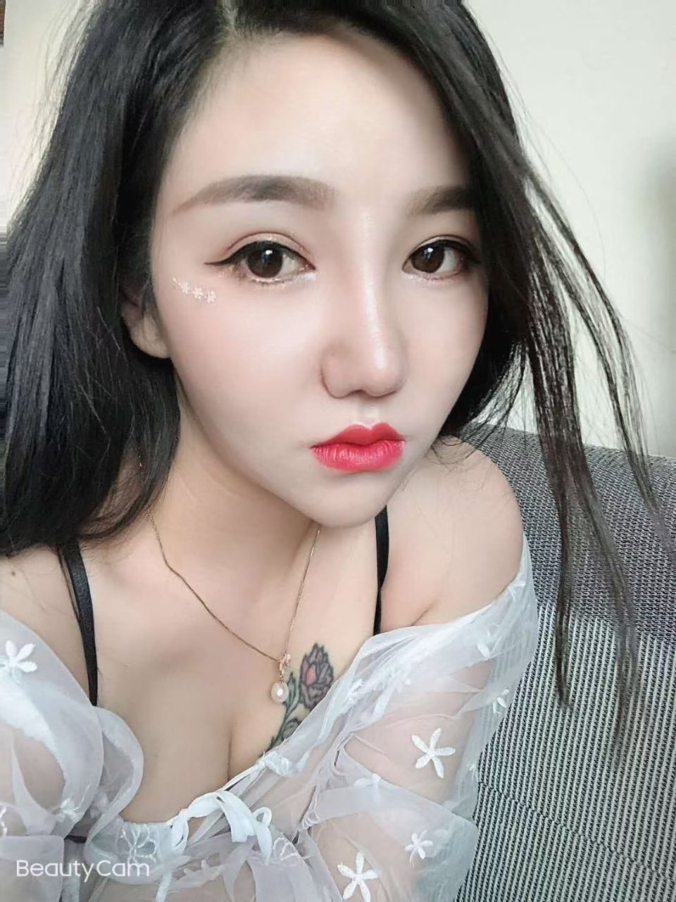 丰满大白兔辣妹乐乐