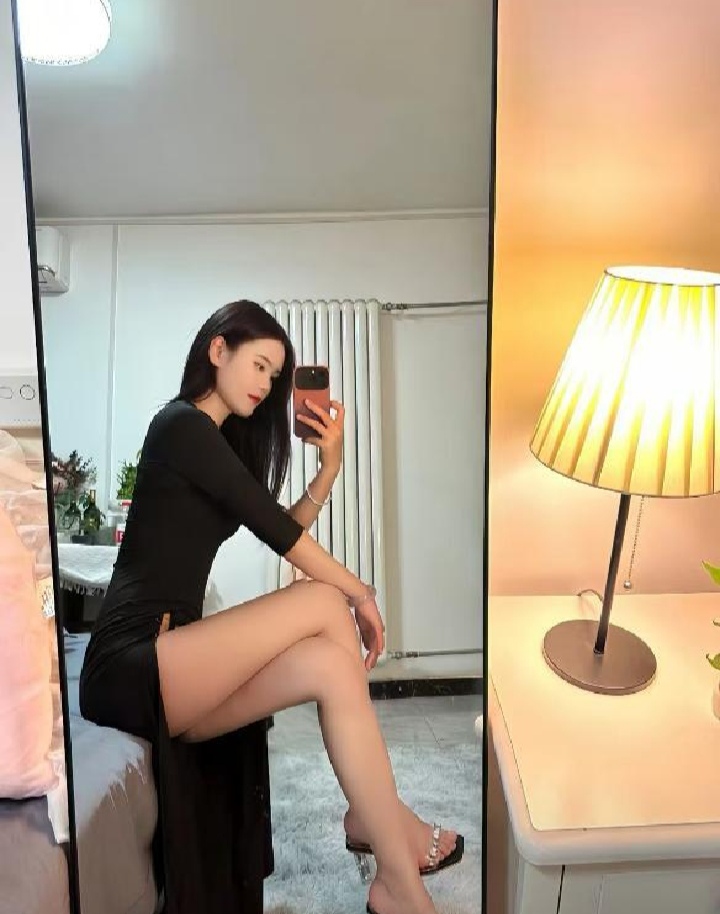 性感白嫩大长腿糖糖