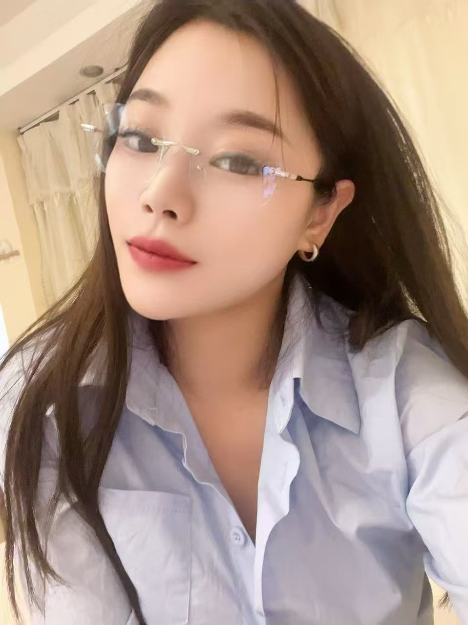 情趣制服眼镜妞妮妮