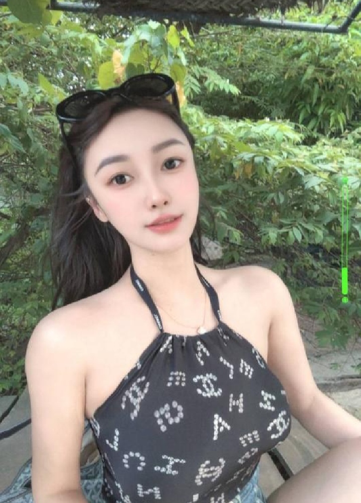 白嫩颜值美妞茶茶