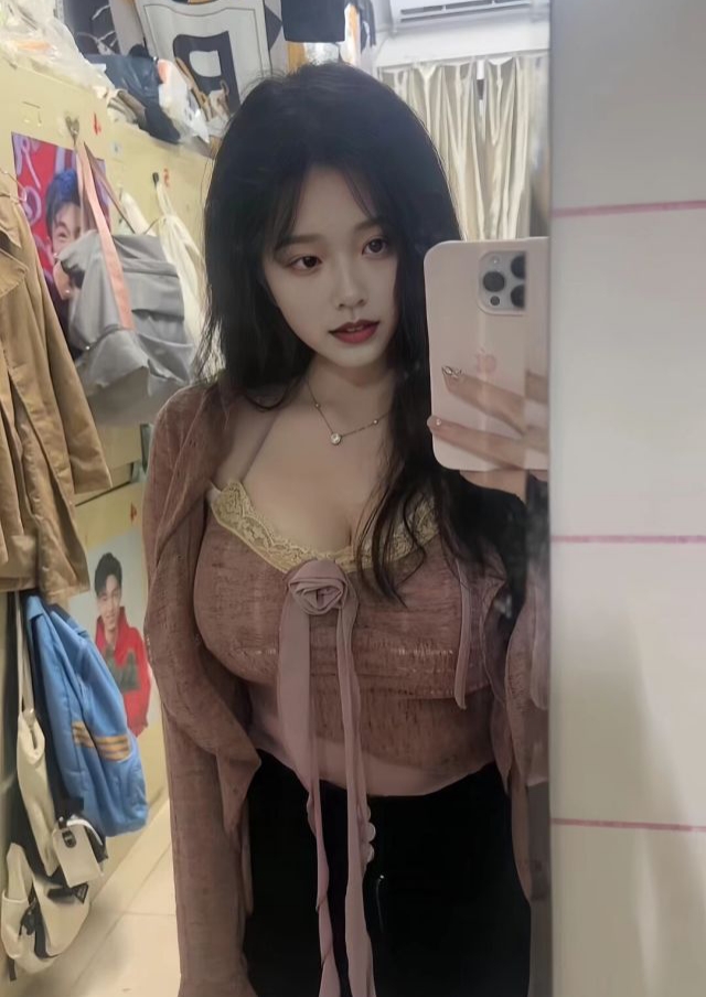 兼职的丰满大胸妹