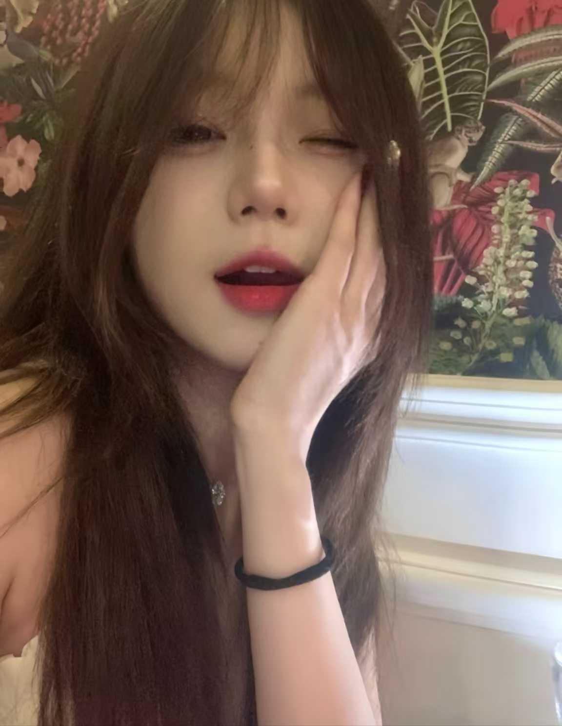 白嫩甜妹兼职朵朵