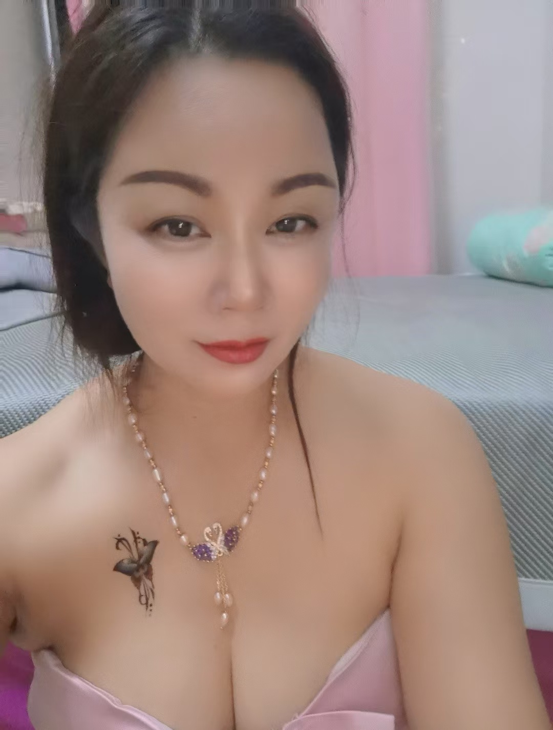 东升热辣熟女紫依