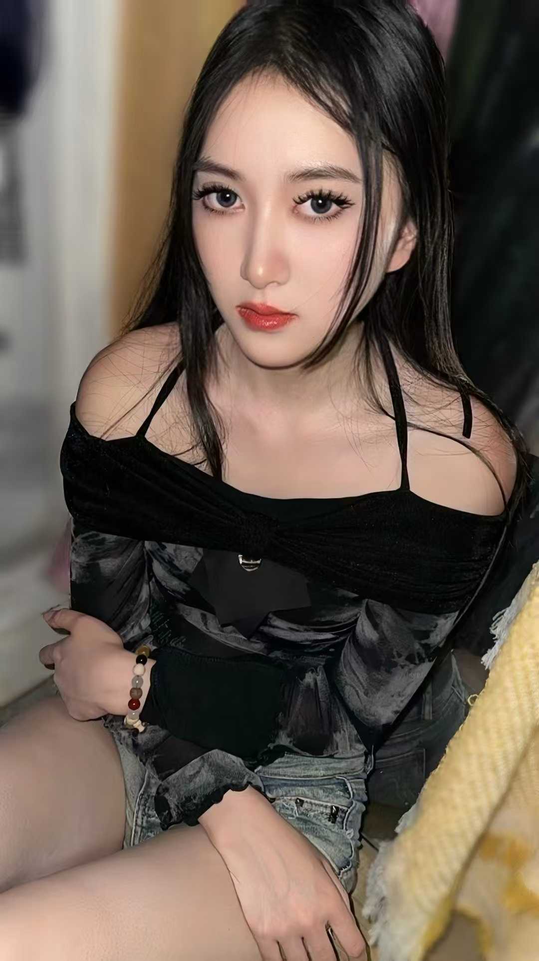 美艳长腿女友小兰