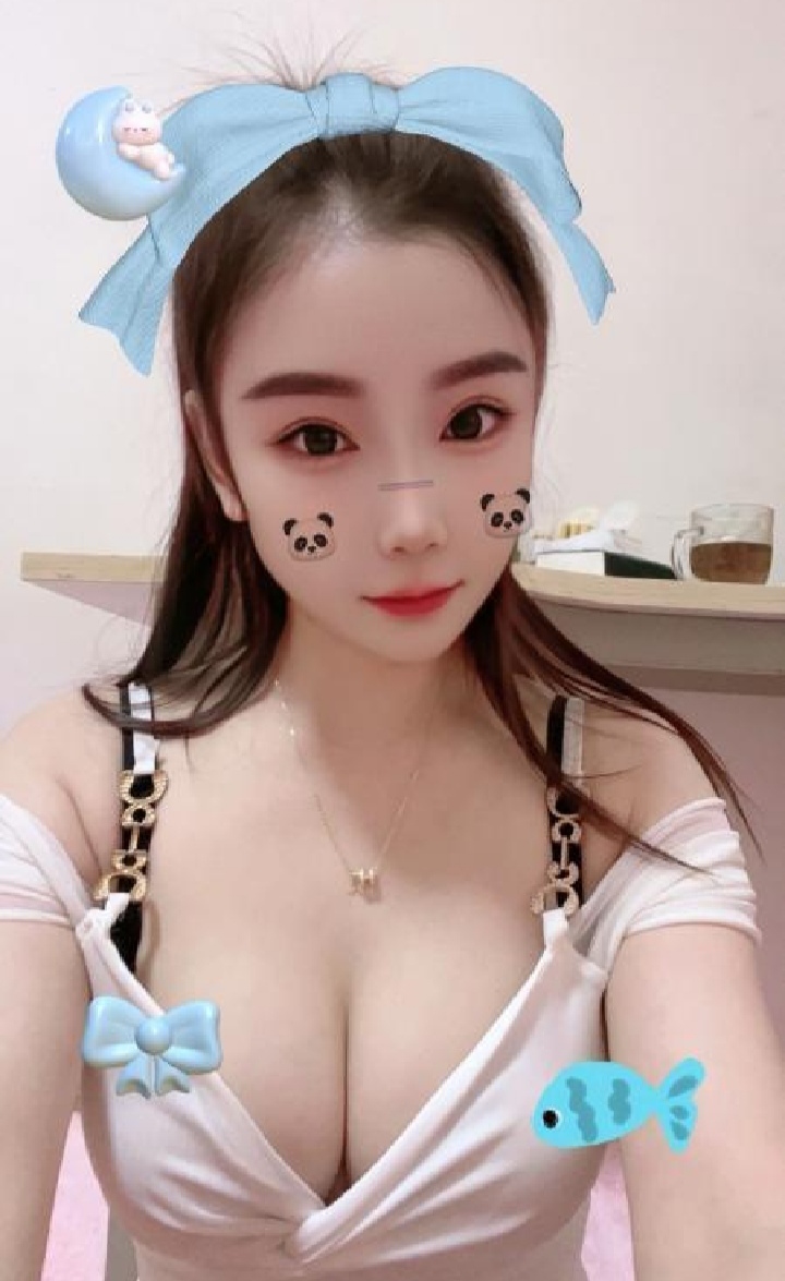 武昌爆乳美背小姐姐