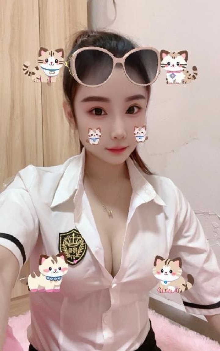 武昌爆乳美背小姐姐