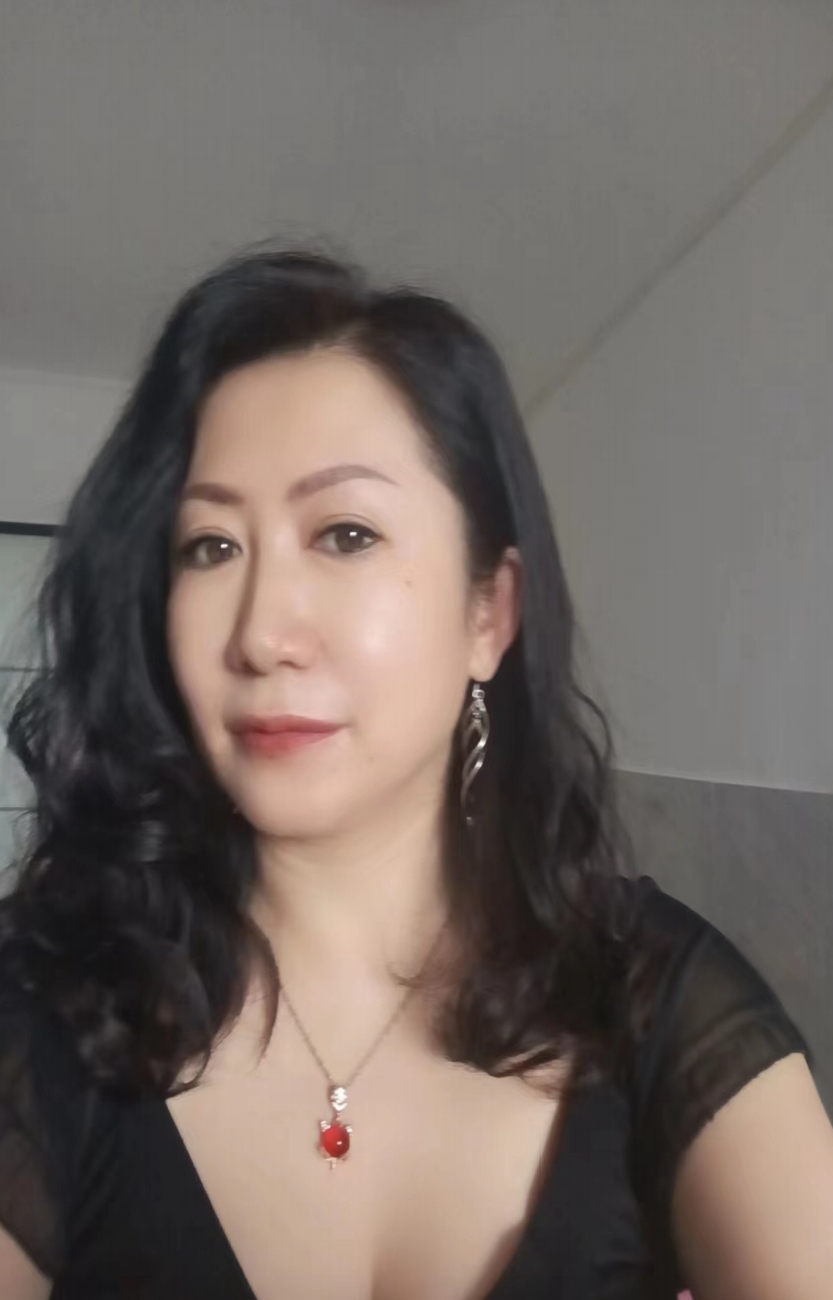 丰满温柔轻熟女莹莹