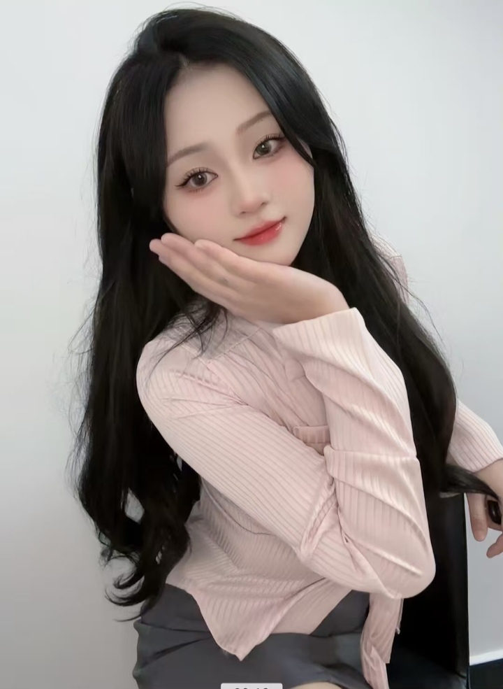 白嫩娇媚小丸子头