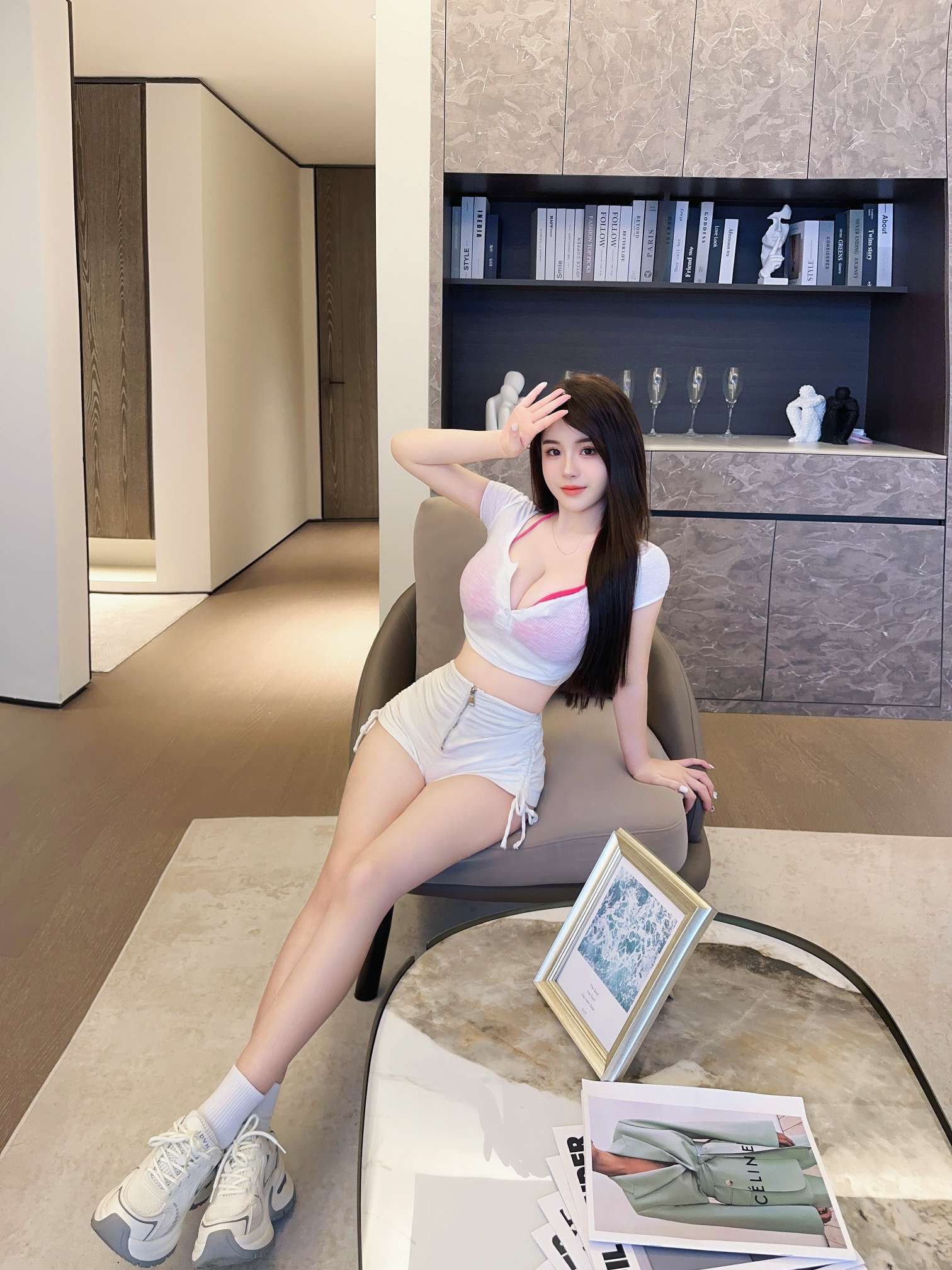 极品御姐温柔女孩