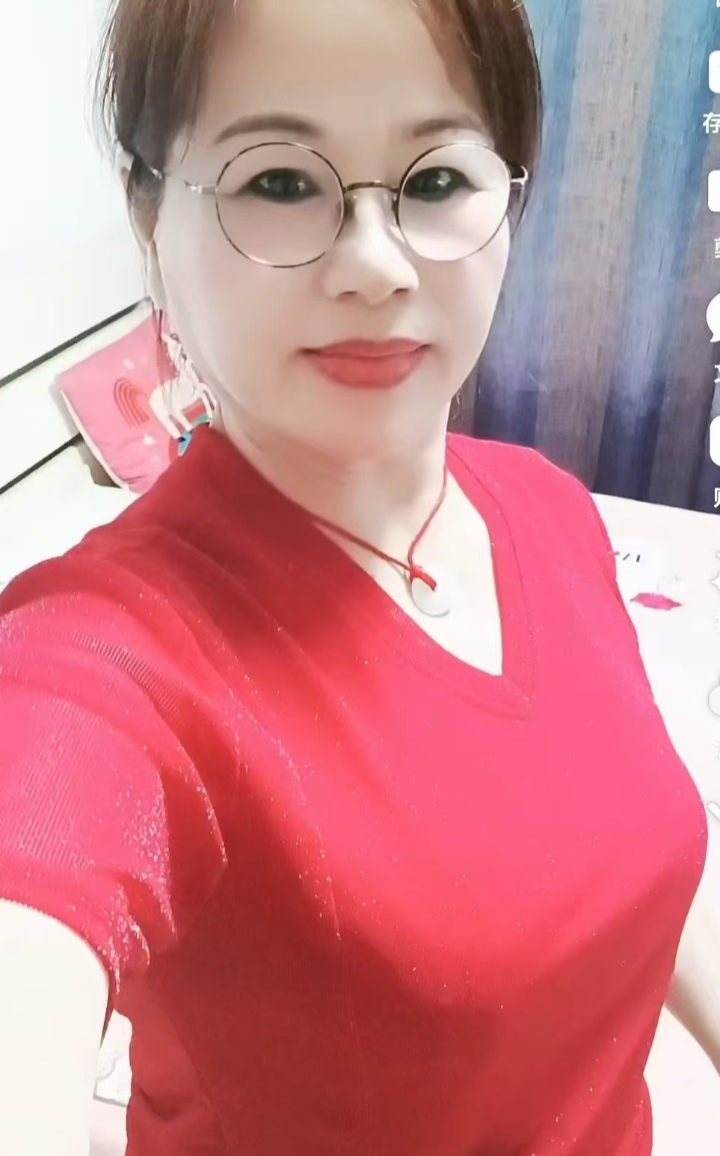 风情肉感熟女芳姐