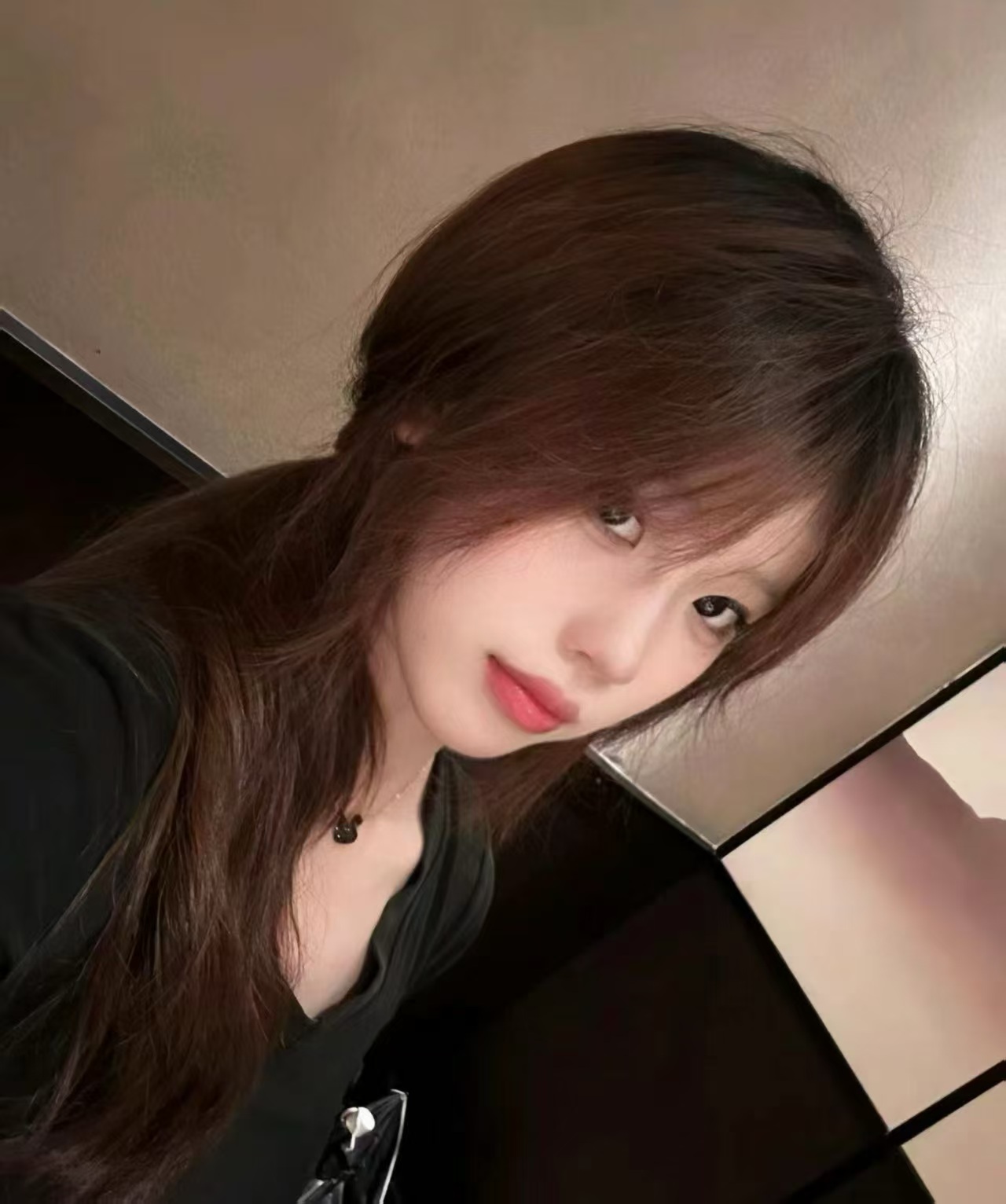 江岸粉嫩甜妹暖暖