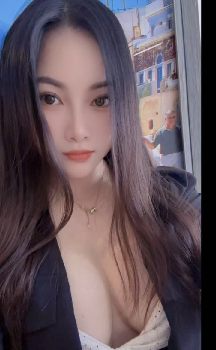 美艳丰满朵朵老师