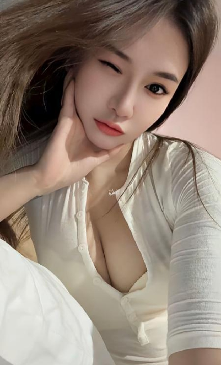 静安爆乳颜值美妞