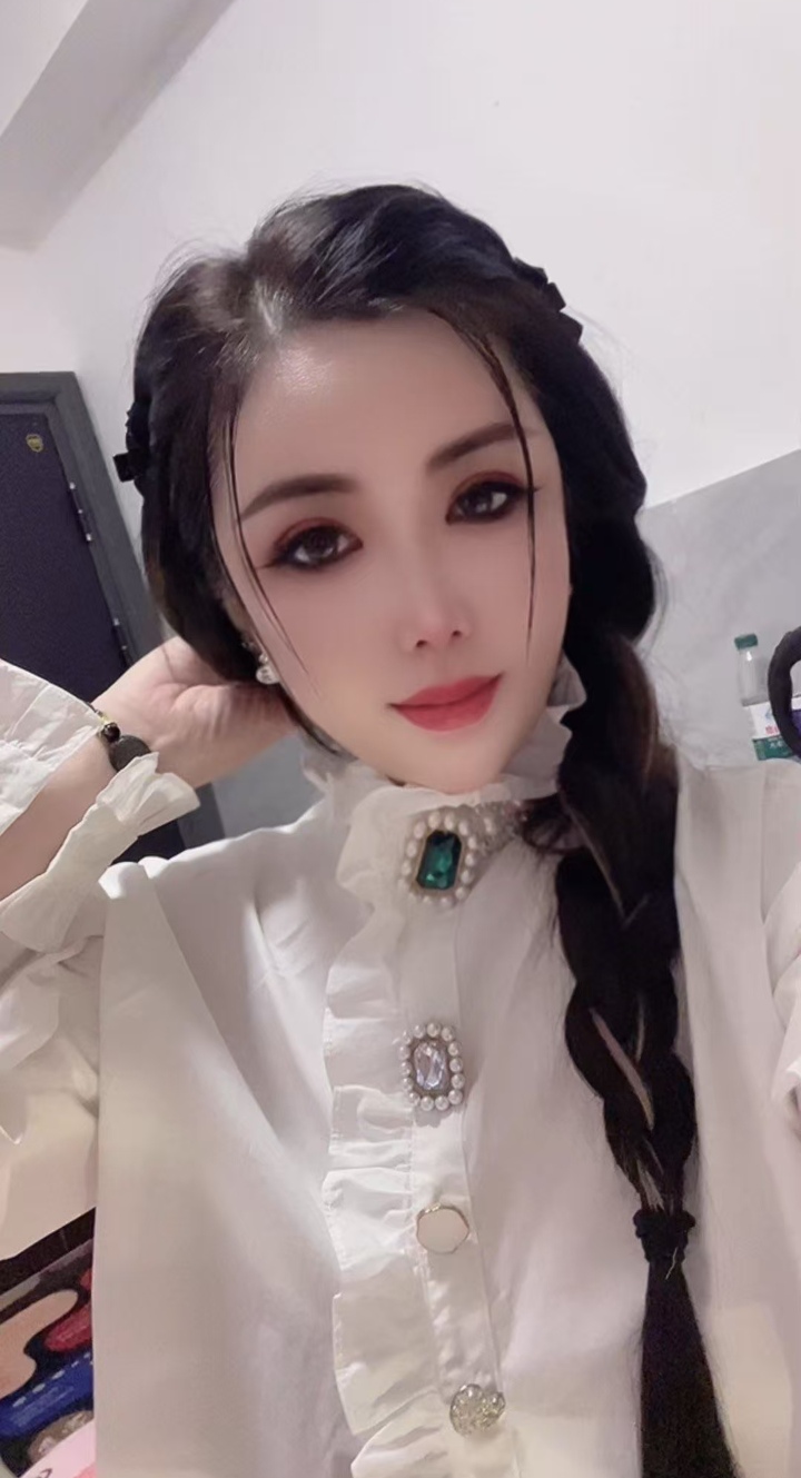 上城御姐雯雯爽歪歪