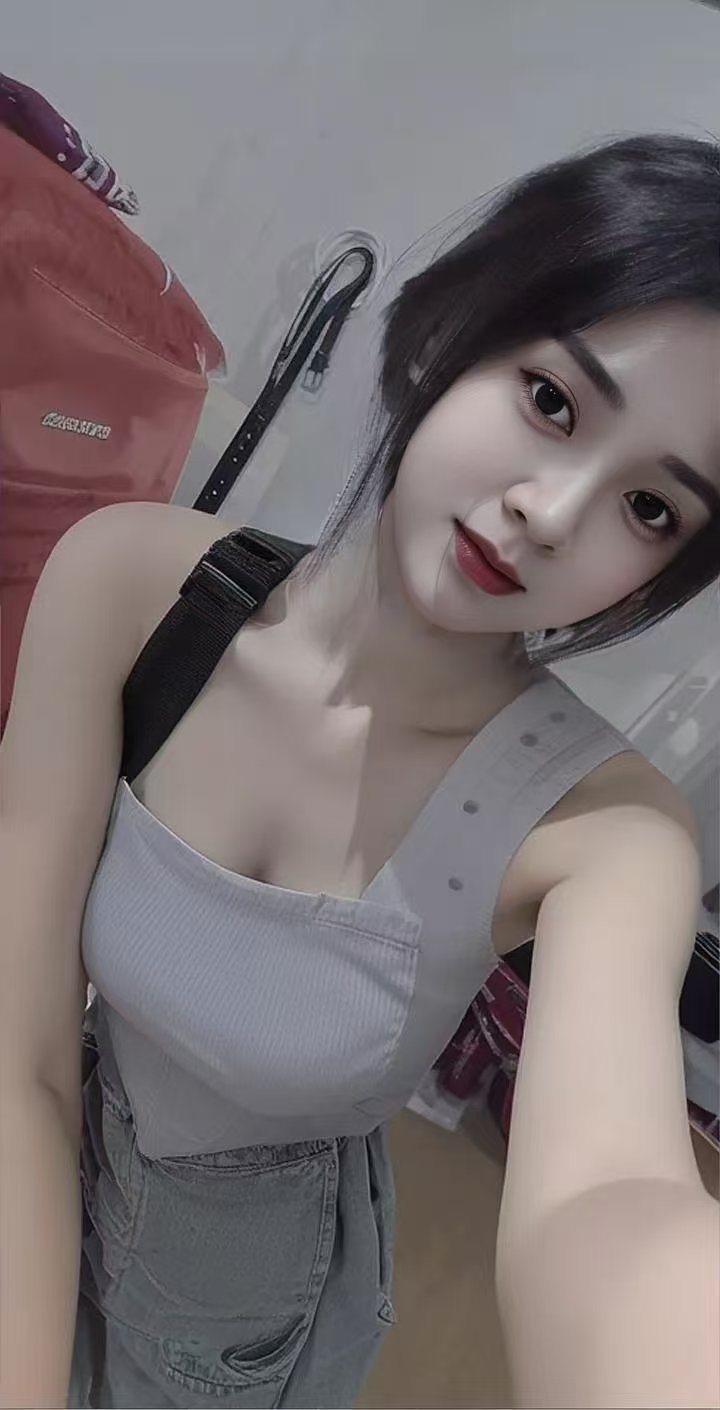 丰满白嫩辣妹小c