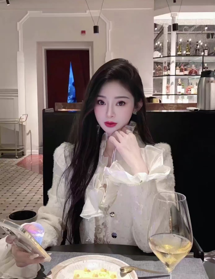 极品身材气质妞苹果