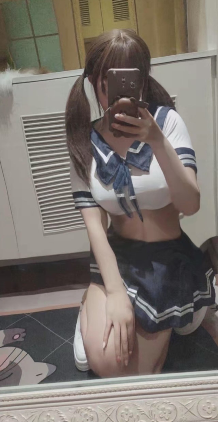 情趣制服嫩妹京京