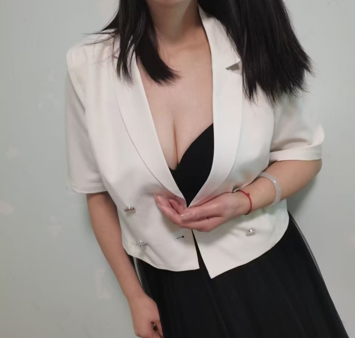 Sao杯情趣小少妇乐乐