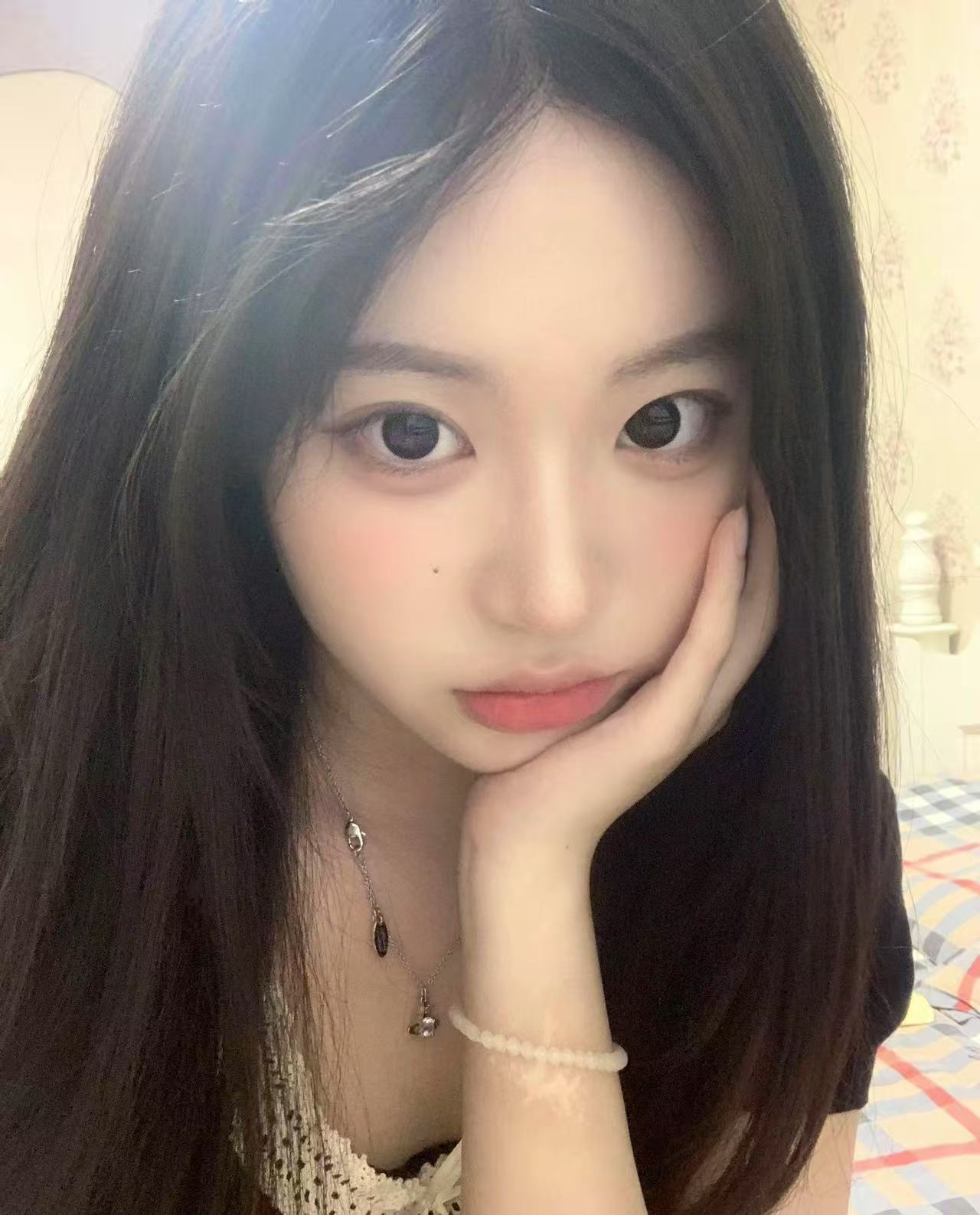 兼职白嫩甜妹乐颜