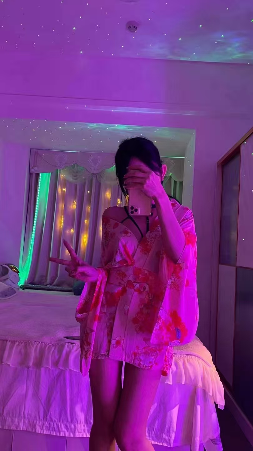 番禺区 市桥奥园广场 红豆小姐姐 人美B甜