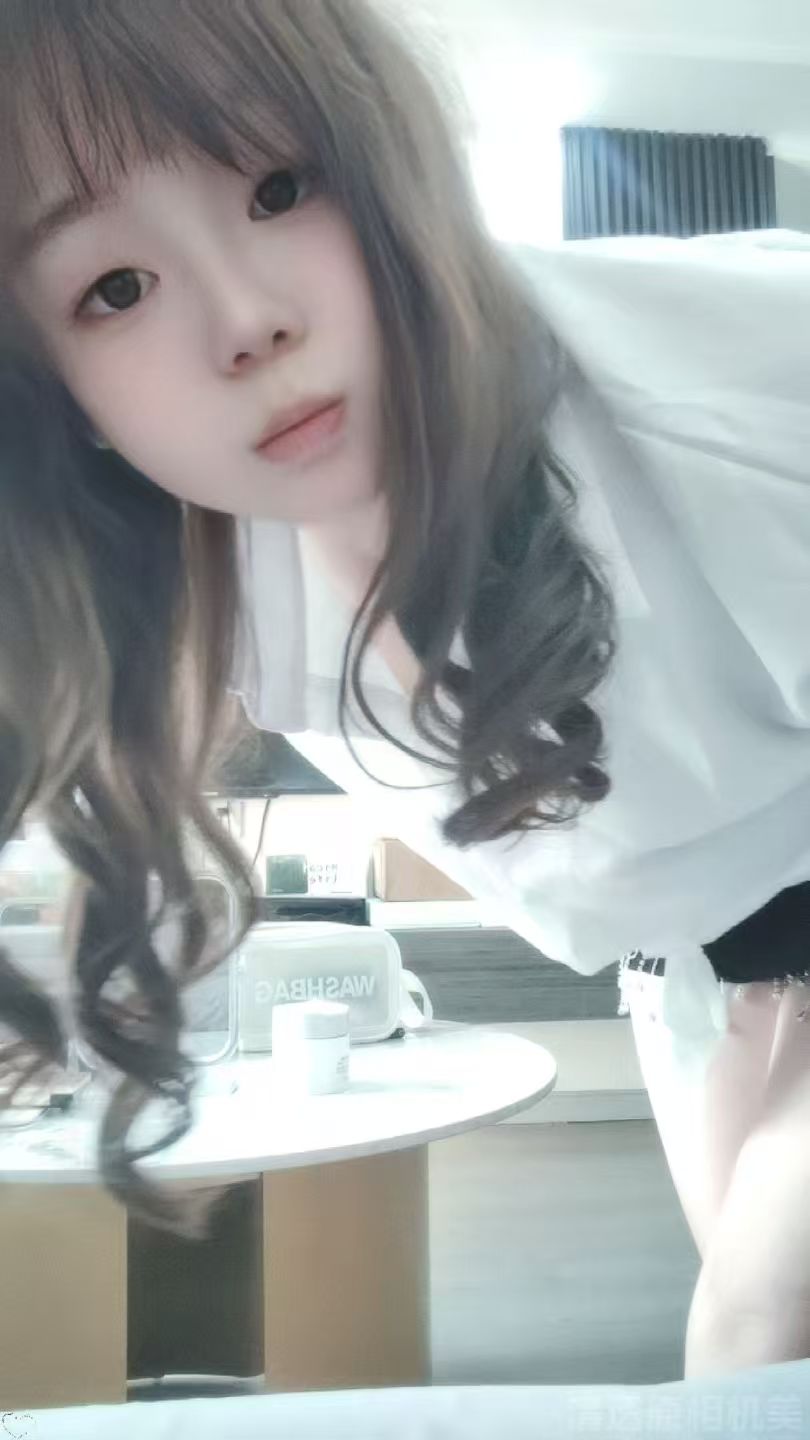 东站丰满小姨妹