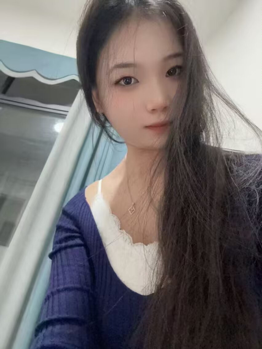 00后嫩妹，人照无差别