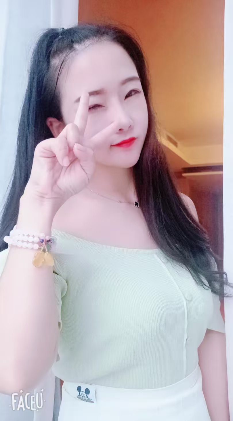 岗顶丰满辣妹汐汐