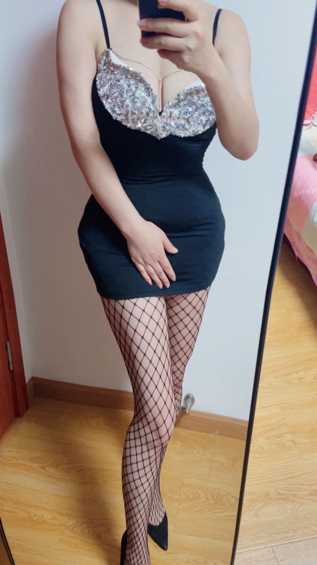 上城肉感性感小姐姐