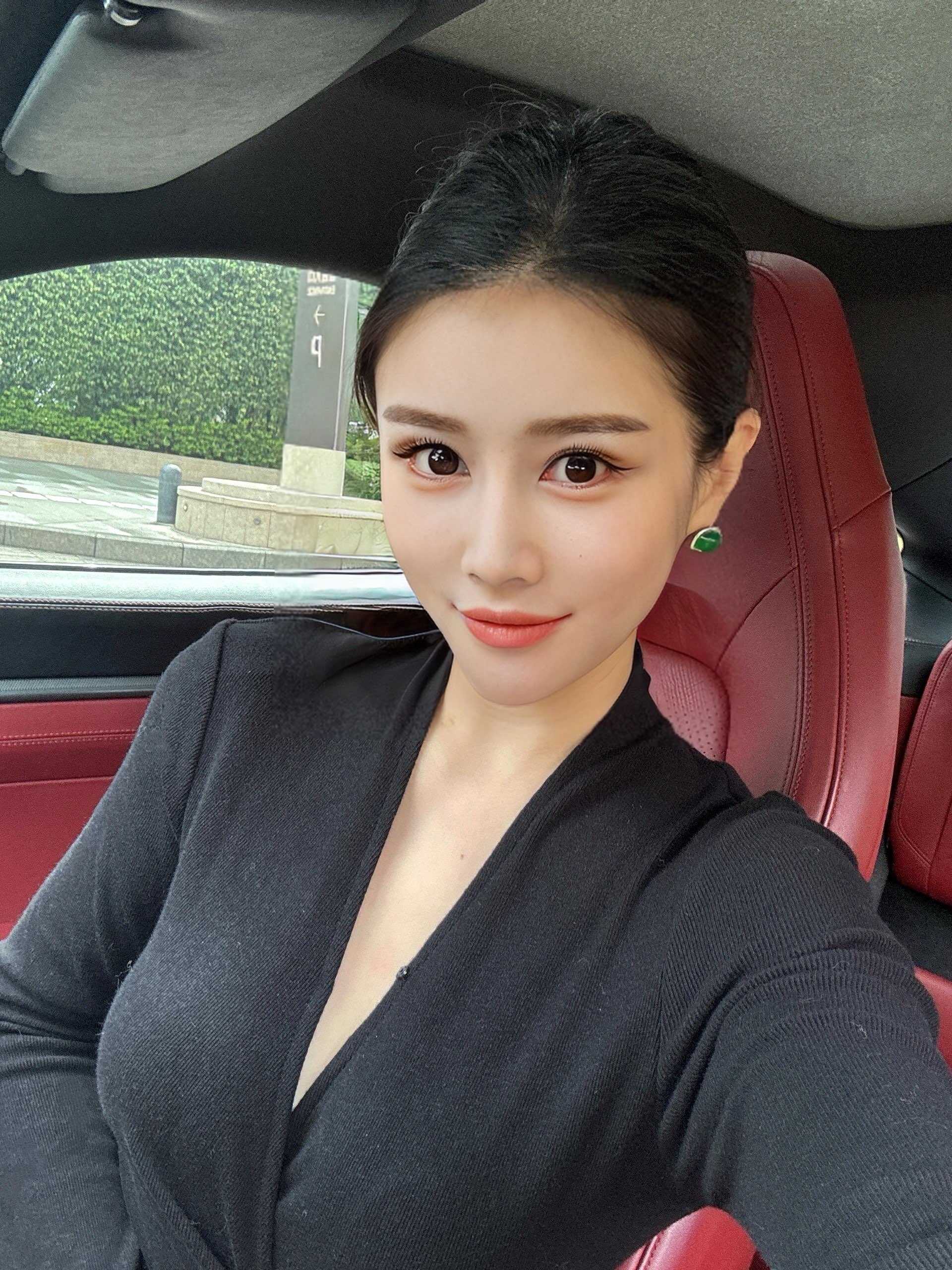 服装设计短期兼职盈盈