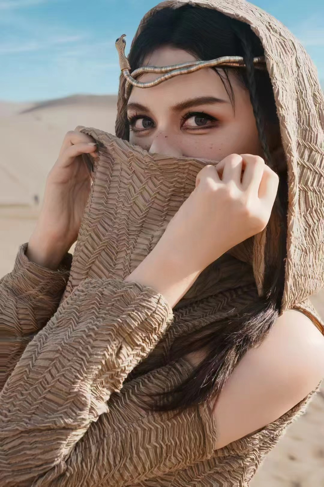 惹火身材风情花姑娘