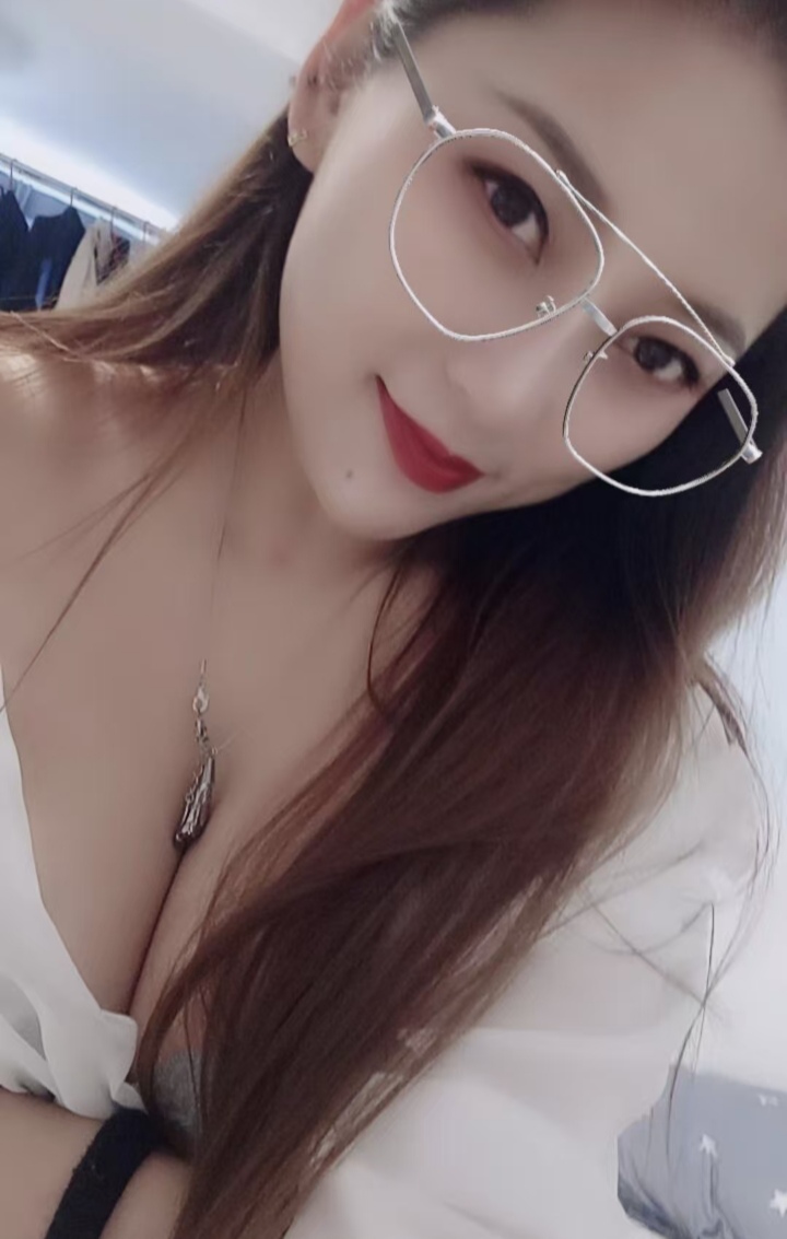 夫子庙美乳御姐