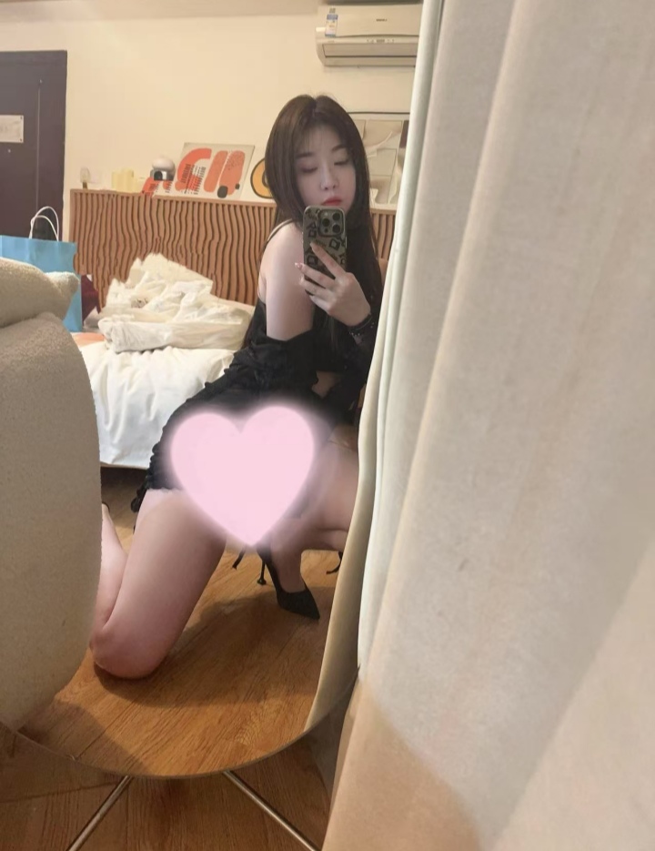 上城丰满美腿西西