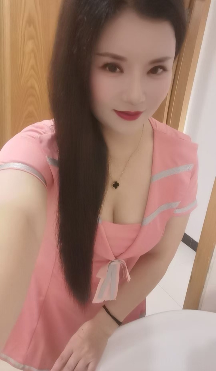 服务系制服御姐小朵