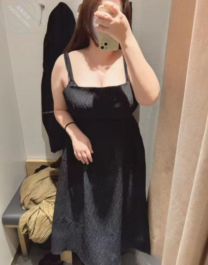 丰满肉感小少妇