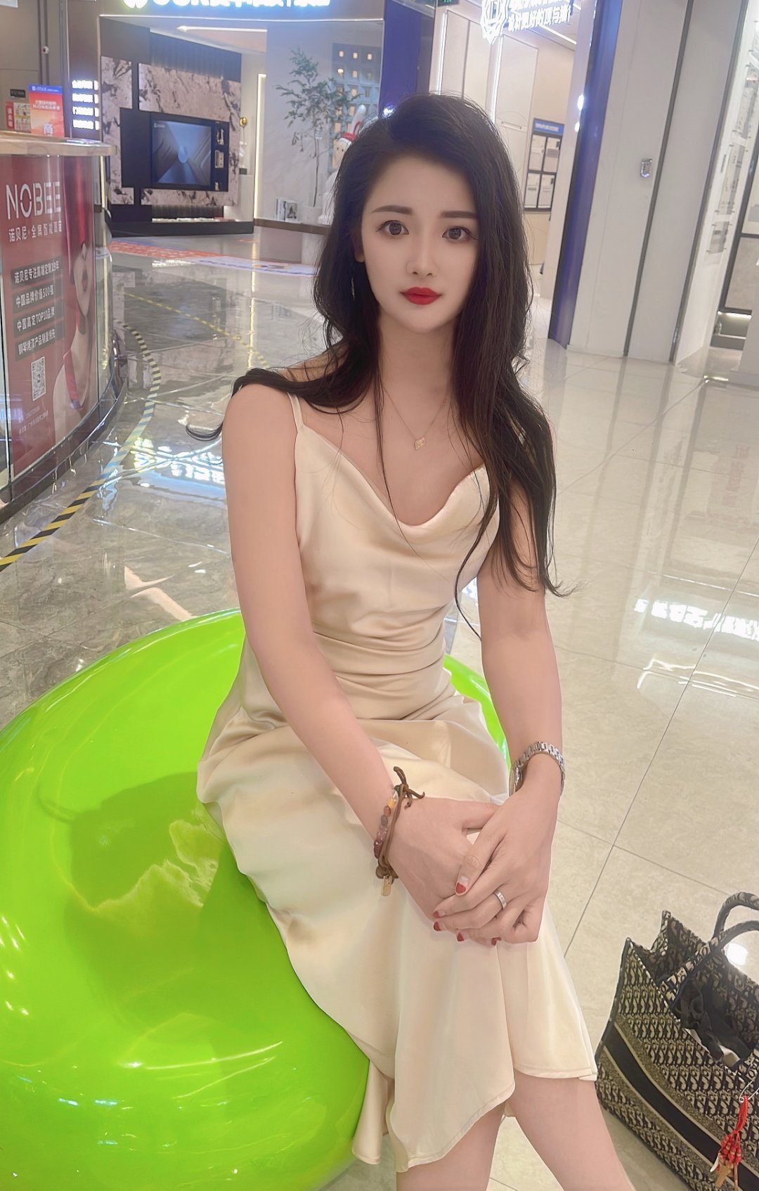 天成小杨幂，妩媚妖娆热情主动