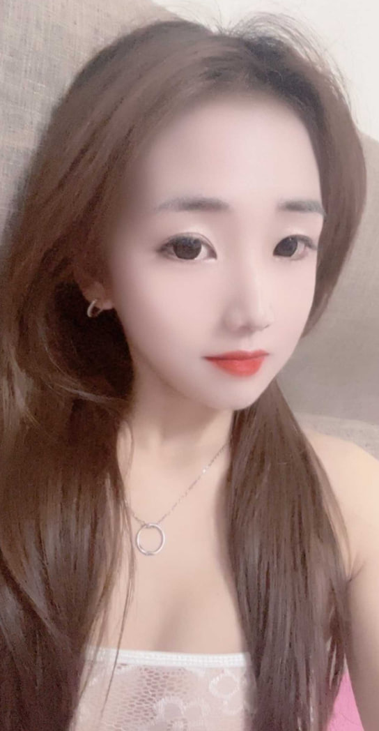 乖巧可爱有点闹