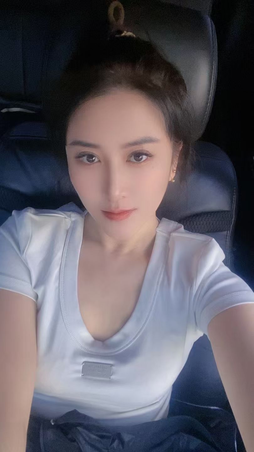 铁西滑翔性感美女