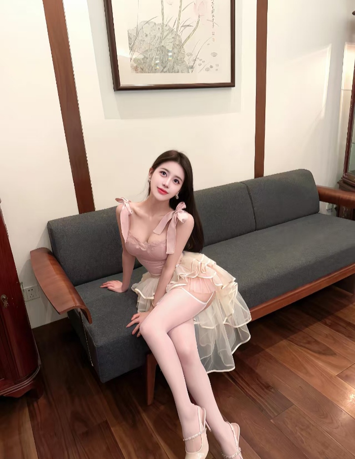 南湖白嫩美妞婷宝