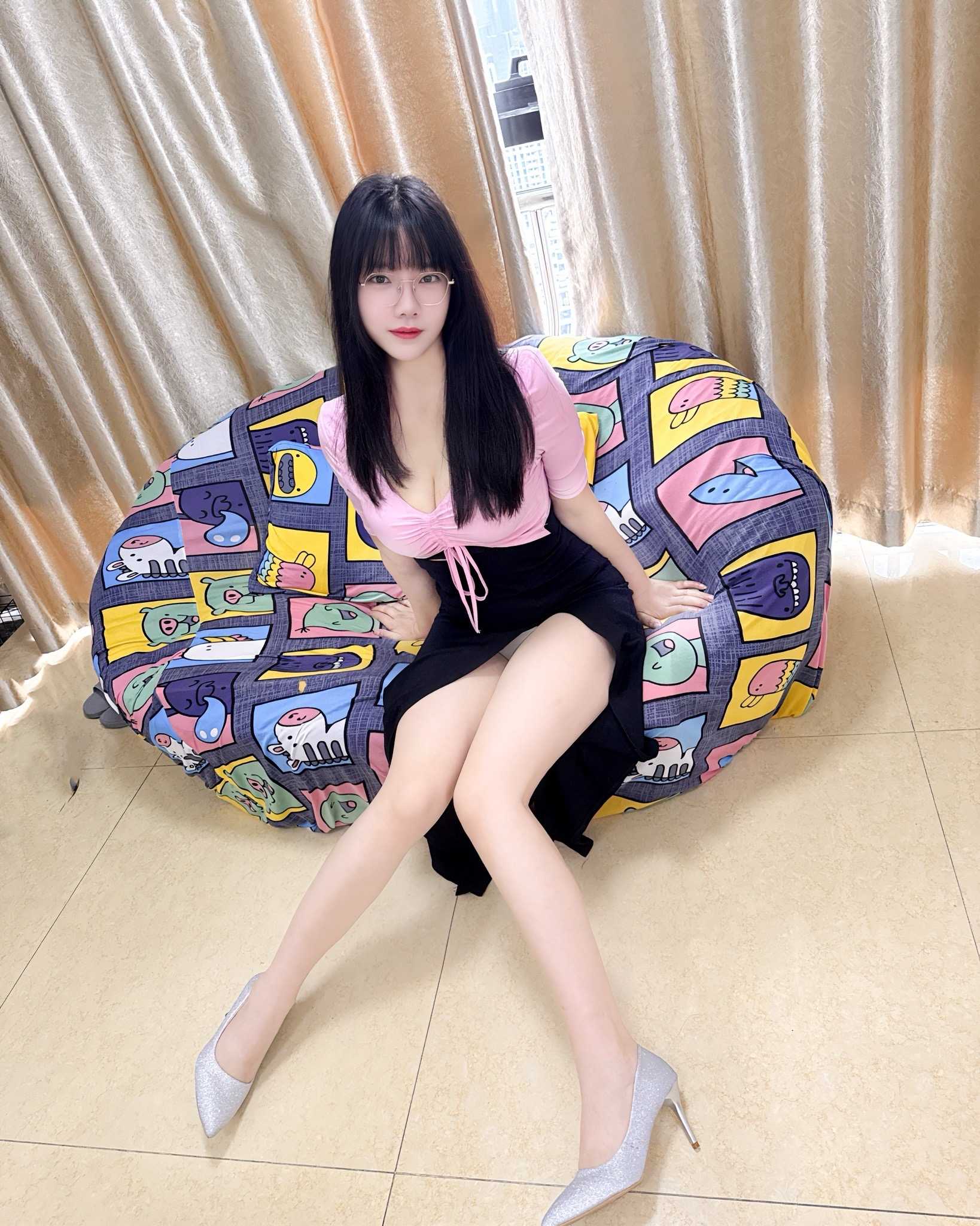 虎丘区大胸眼镜妹