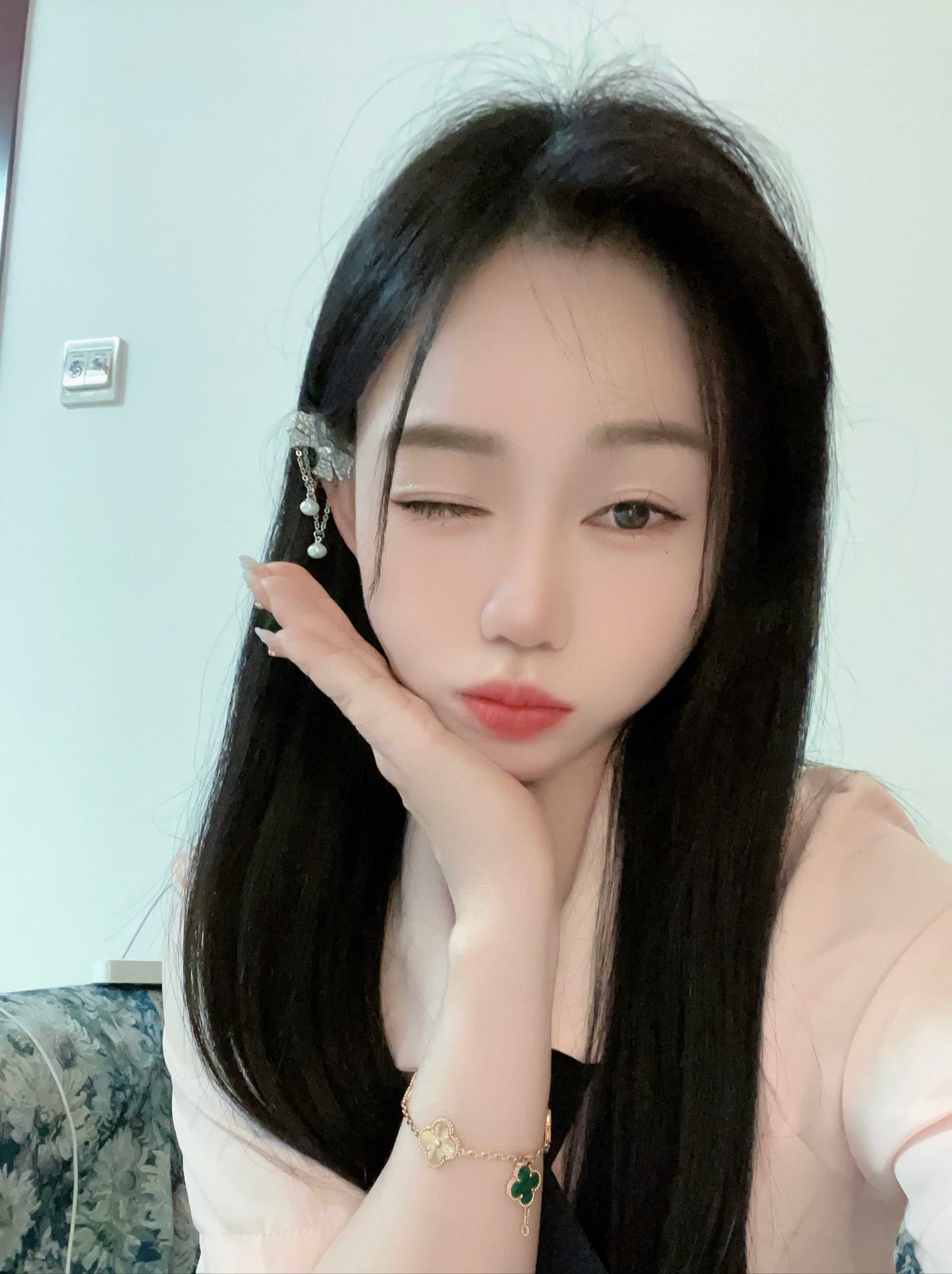 天河华师何小曦 稍贵 质量好 女友feel