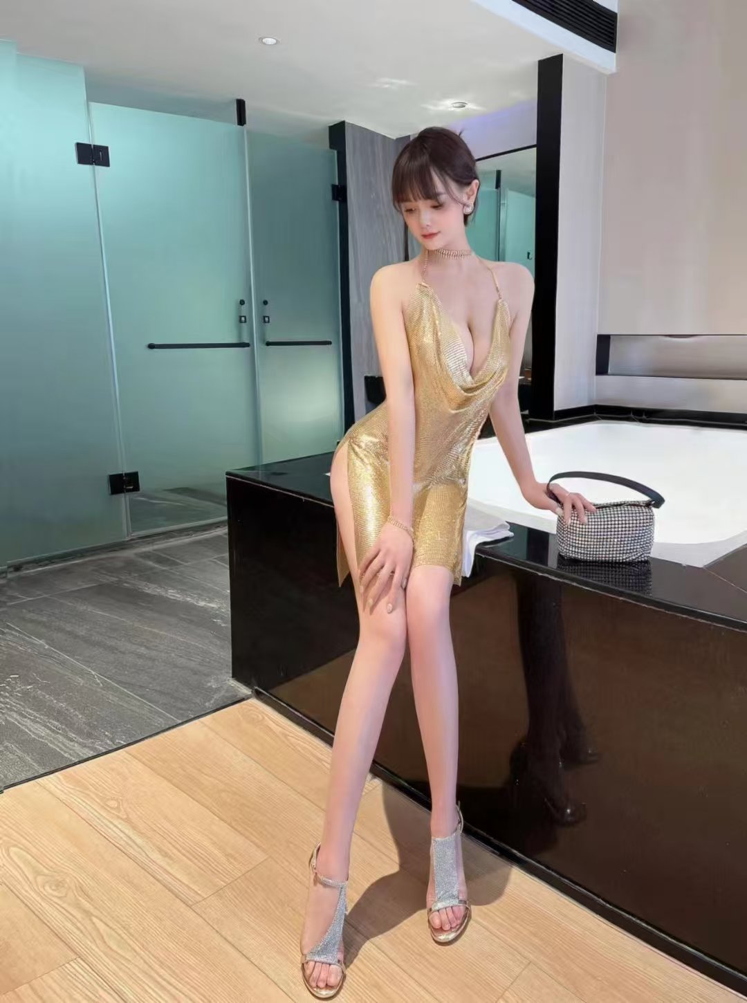 天河魔鬼身材莫妮卡