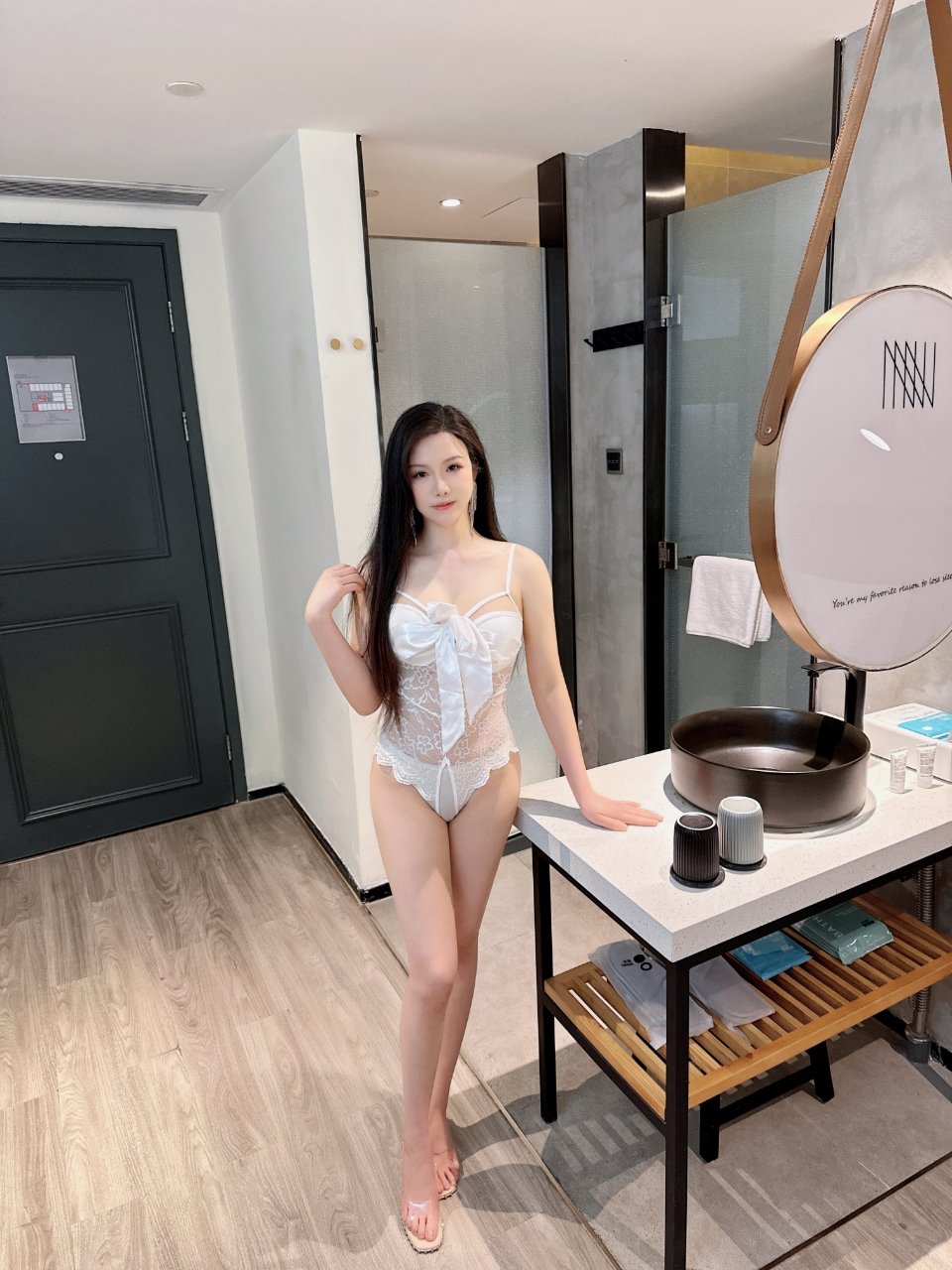 海珠东晓南 小雨 特色抓龙筋理疗水床