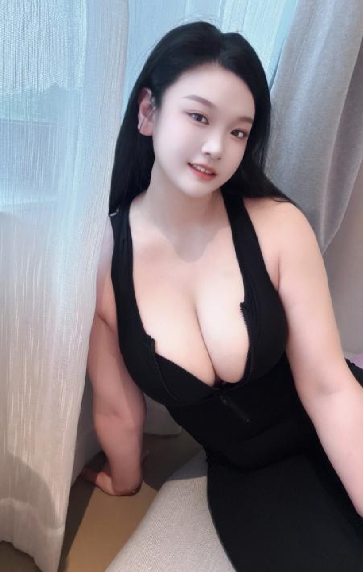 石溪丰润美少妇玲儿