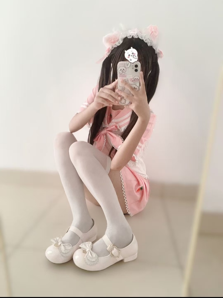 兼职萌妹小怡宝